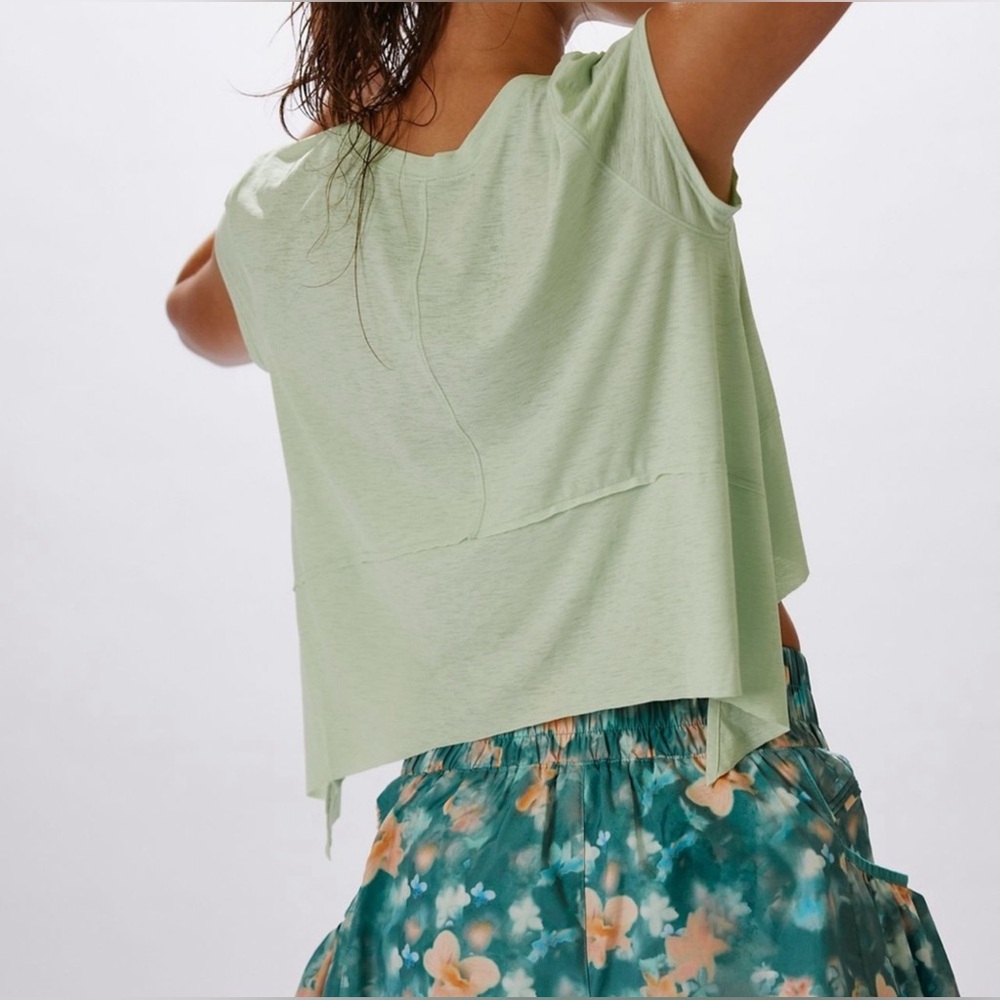 Free People Movement X FP Tempo Tee in Lemongrass ~ Size Large ~ NWOT - Picture 4 of 14